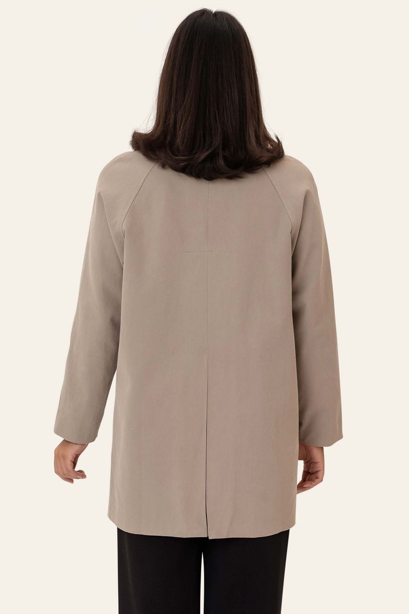 Karla Trenchcoat