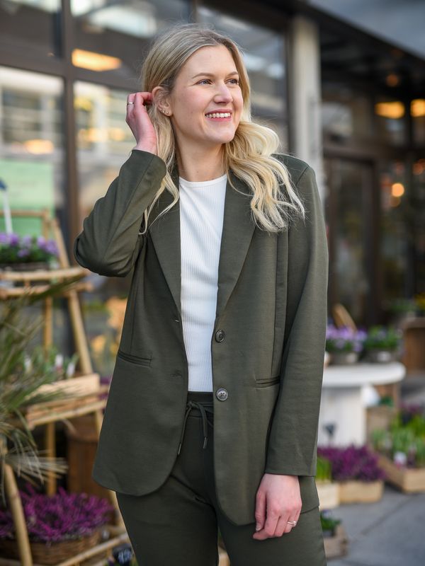 Kate Sus Oversized Blazer